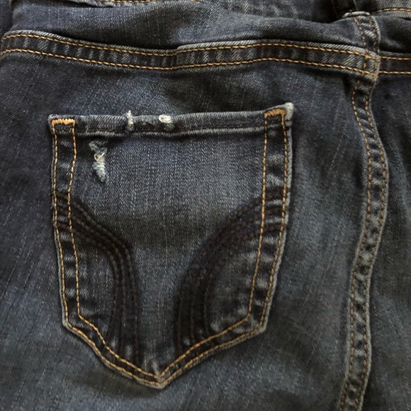 Hollister Ripped Skinny Jeans - Picture 5 of 9